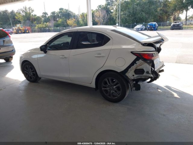 2019 TOYOTA YARIS 3MYDLBYV6KY517611 Photo 2