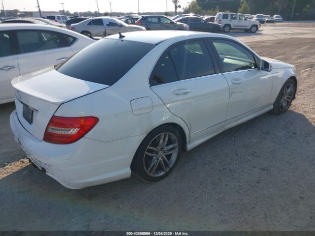 2013 MERCEDES-BENZ C 250 WDDGF4HB1DA825559 Photo 3
