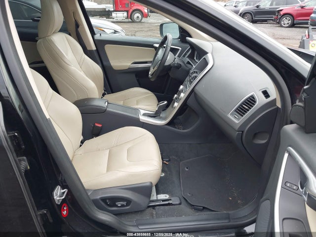 2017 VOLVO XC60 YV449MRR2H2196651 Photo 4