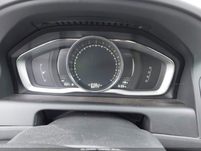 2017 VOLVO XC60 YV449MRR2H2196651 Photo 6