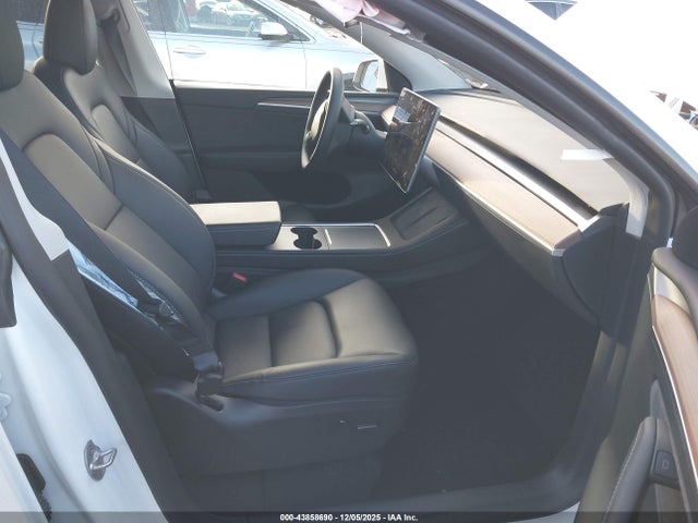 2024 TESLA MODEL Y 7SAYGDED2RF160531 Photo 4