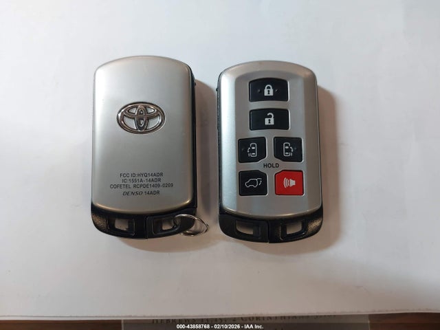 5TDYZ3DC7HS897678 Toyota Sienna Xle Premium 8 Passenger
