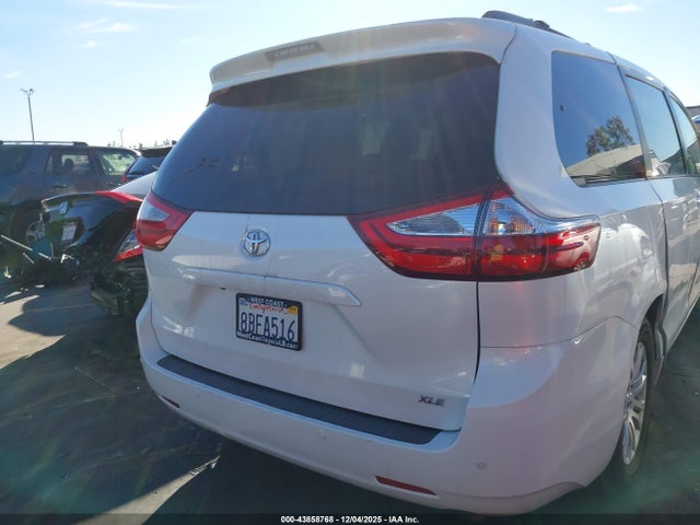 5TDYZ3DC7HS897678 Toyota Sienna Xle Premium 8 Passenger