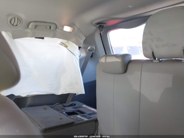 5TDYZ3DC7HS897678 Toyota Sienna Xle Premium 8 Passenger