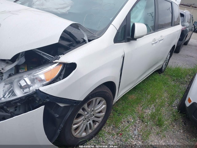 5TDYZ3DC7HS897678 Toyota Sienna Xle Premium 8 Passenger
