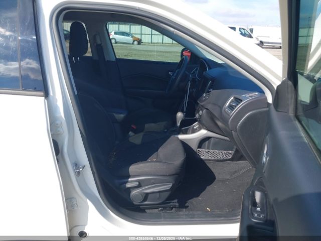 2018 JEEP COMPASS 3C4NJCAB6JT461860 Photo 4