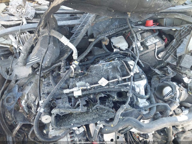 2018 BMW X1 WBXHU7C31J3F04343 Photo 9