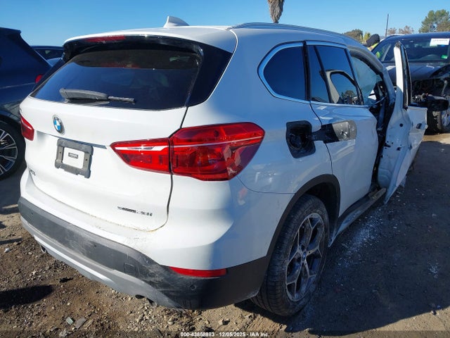 2018 BMW X1 WBXHU7C31J3F04343 Photo 3