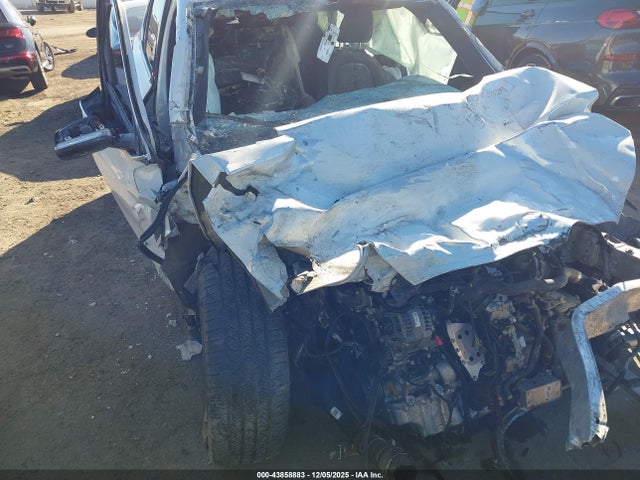 2018 BMW X1 WBXHU7C31J3F04343 Photo 5