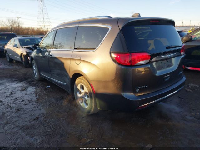 2018 CHRYSLER PACIFICA HYBRID 2C4RC1L7XJR183654 Photo 2