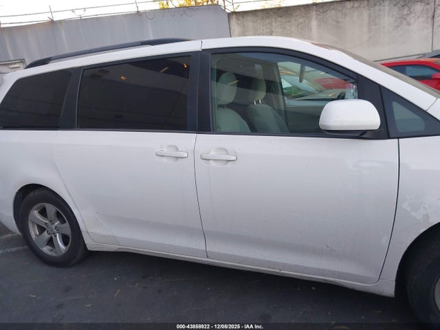Toyota SIENNA LE 2015 5TDKK3DC6FS624075 Image 27
