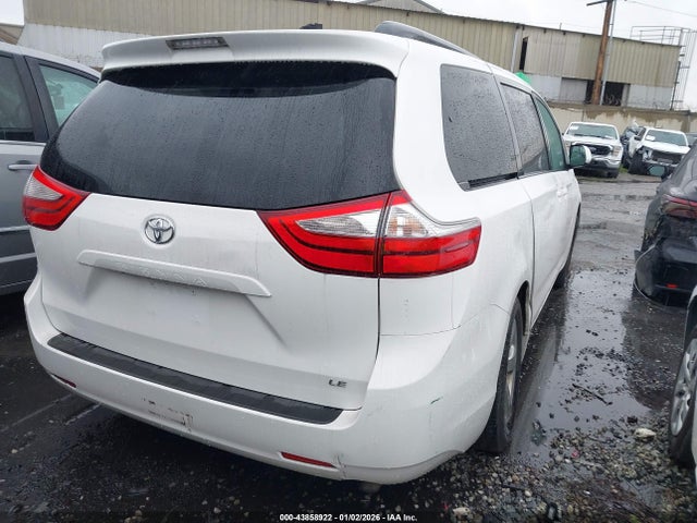 Toyota SIENNA LE 2015 5TDKK3DC6FS624075 Image 17