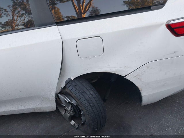 Toyota SIENNA LE 2015 5TDKK3DC6FS624075 Image 19