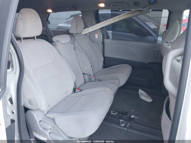 Toyota SIENNA LE 2015 5TDKK3DC6FS624075 Image 21