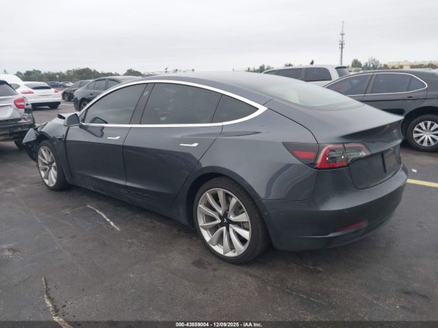 2019 TESLA MODEL 3 5YJ3E1EBXKF195530 Photo 2
