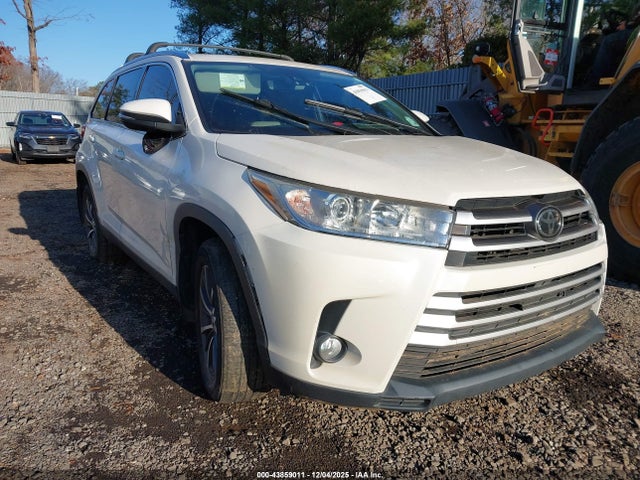 2019 TOYOTA HIGHLANDER 5TDJZRFH2KS596188