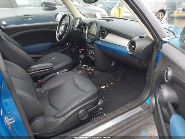 2012 MINI COOPER CLUBMAN WMWZF3C51CT190020 Photo 4