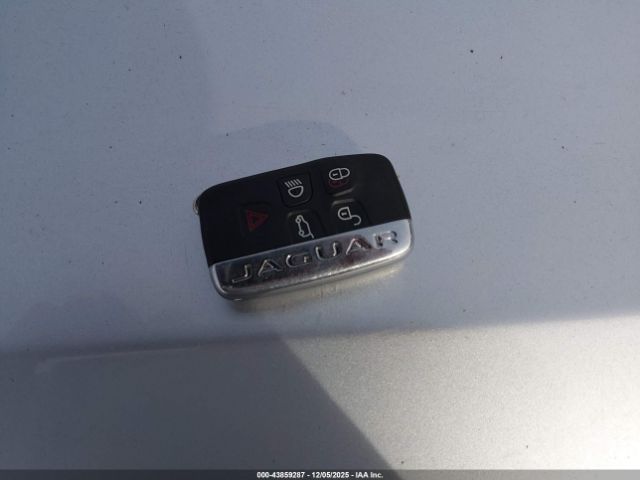 2017 JAGUAR F-PACE SADCJ2BV6HA893266 Photo 10