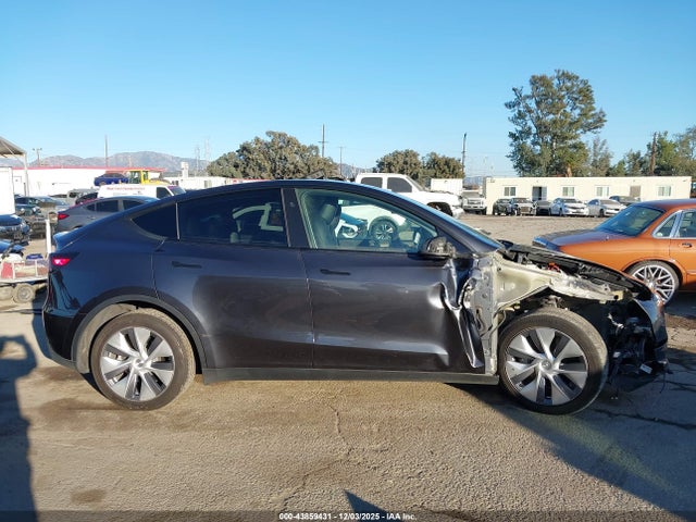 7SAYGDEEXRA247003 Tesla Model Y Long Range Dual Motor All-wheel Drive