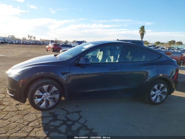 7SAYGDEEXRA247003 Tesla Model Y Long Range Dual Motor All-wheel Drive