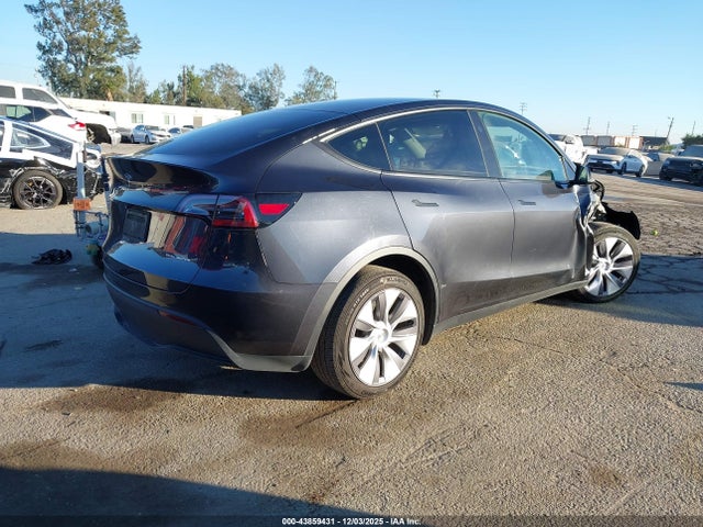 7SAYGDEEXRA247003 Tesla Model Y Long Range Dual Motor All-wheel Drive