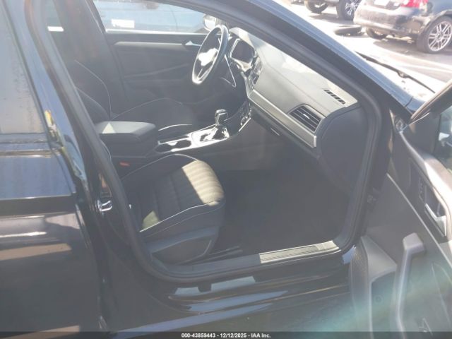 2023 VOLKSWAGEN JETTA 3VWBM7BU7PM022040 Photo 4