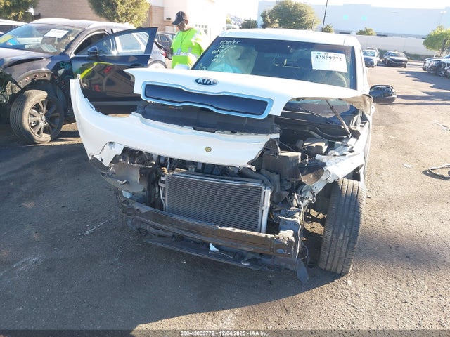 KIA SOUL + 2015 KNDJP3A56F7192911 Image 6