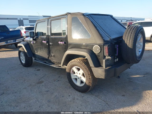 2013 JEEP WRANGLER UNLIMITED 1C4BJWDGXDL646182 Photo 2