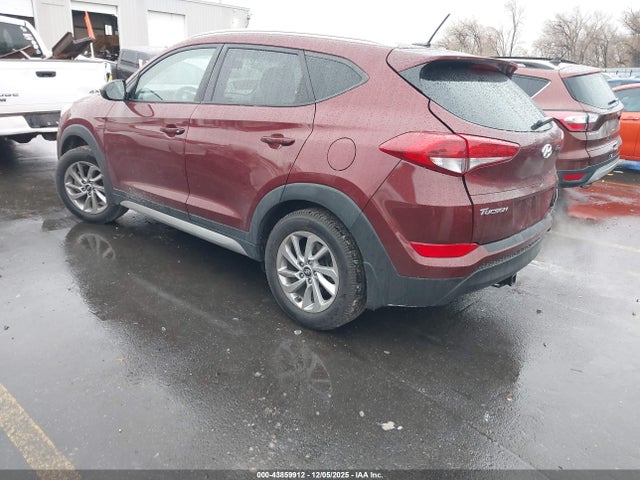 2017 HYUNDAI TUCSON KM8J3CA43HU314062 Photo 2