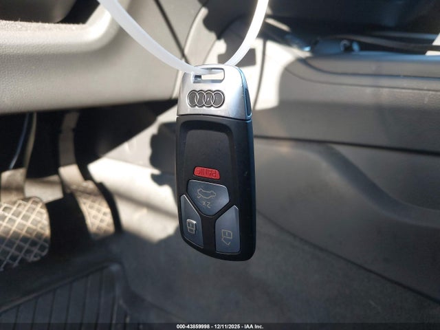 2019 AUDI A4 WAUDNAF46KA014515 Photo 10