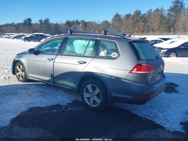 2018 VOLKSWAGEN GOLF SPORTWAGEN 3VWD17AUXJM753118 Photo 2