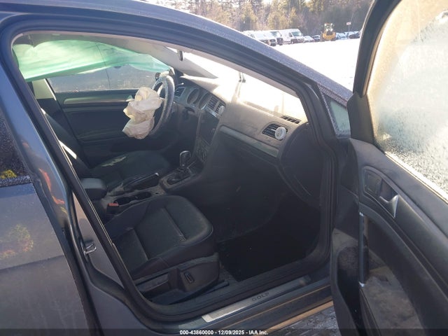 2018 VOLKSWAGEN GOLF SPORTWAGEN 3VWD17AUXJM753118 Photo 4