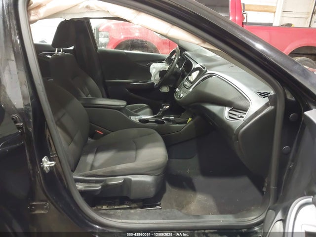 2021 CHEVROLET MALIBU 1G1ZD5ST0MF017828 Photo 4