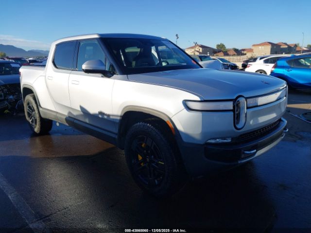 2022 RIVIAN R1T 7FCTGAAA6NN010736
