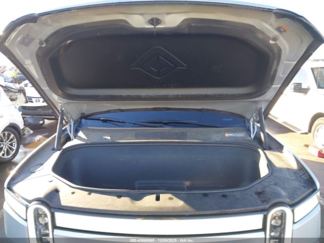 2022 RIVIAN R1T 7FCTGAAA6NN010736 Photo 9