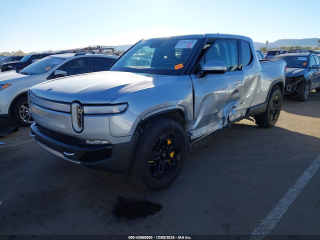 2022 RIVIAN R1T 7FCTGAAA6NN010736 Photo 1