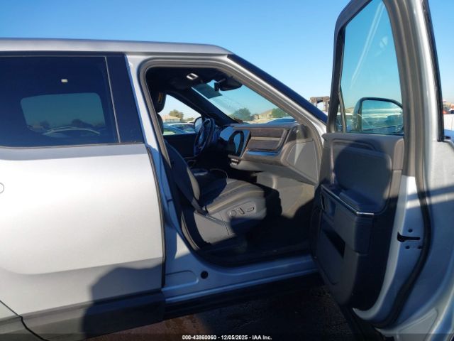 2022 RIVIAN R1T 7FCTGAAA6NN010736 Photo 4