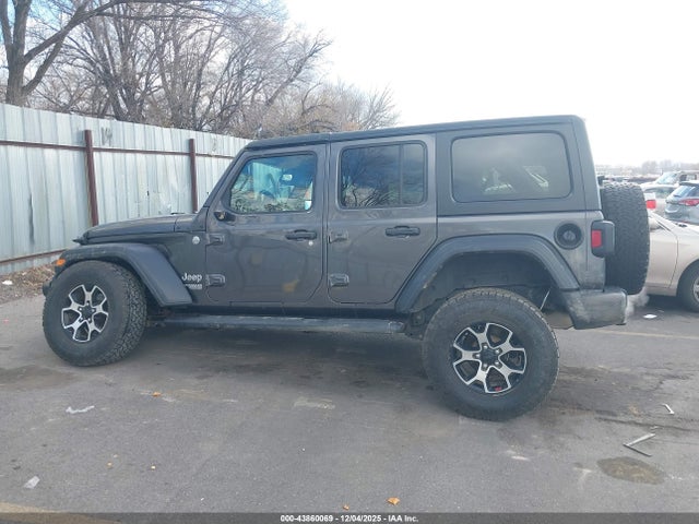 1C4HJXDG8KW598631 Jeep Wrangler Unlimited Sport S 4x4