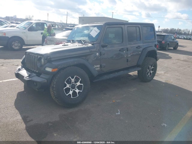 1C4HJXDG8KW598631 Jeep Wrangler Unlimited Sport S 4x4