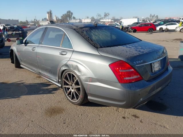 2010 MERCEDES-BENZ S 550 WDDNG7BB8AA338739 Photo 2