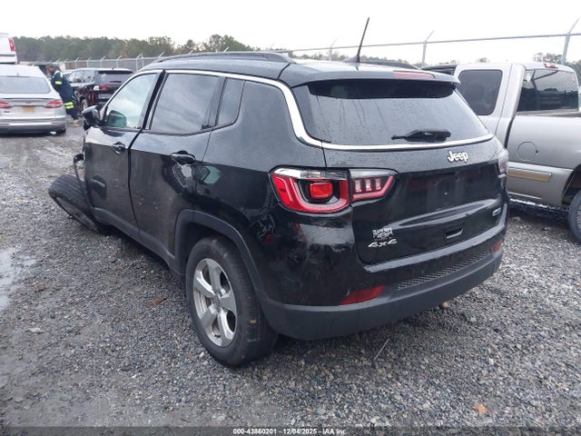 2018 Jeep Compass Latitude 4x4 მანქანა იყიდება აუქციონზე, vin: 3C4NJDBB6JT250081, აუქციონის ნომერი: 43860201