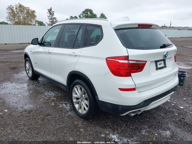2016 BMW X3 5UXWZ7C57G0T43154 Photo 2