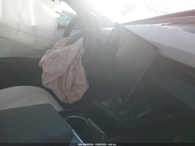 2025 TESLA MODEL 3 5YJ3E1EA9SF930053 Photo 6