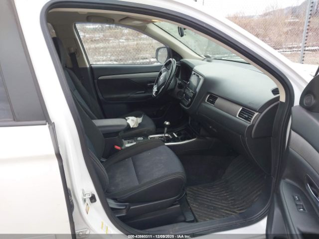 2018 MITSUBISHI OUTLANDER JA4AZ3A31JZ044987 Photo 4