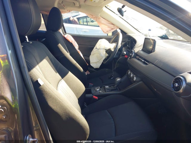 2021 MAZDA CX-3 JM1DKDB76M1500483 Photo 4