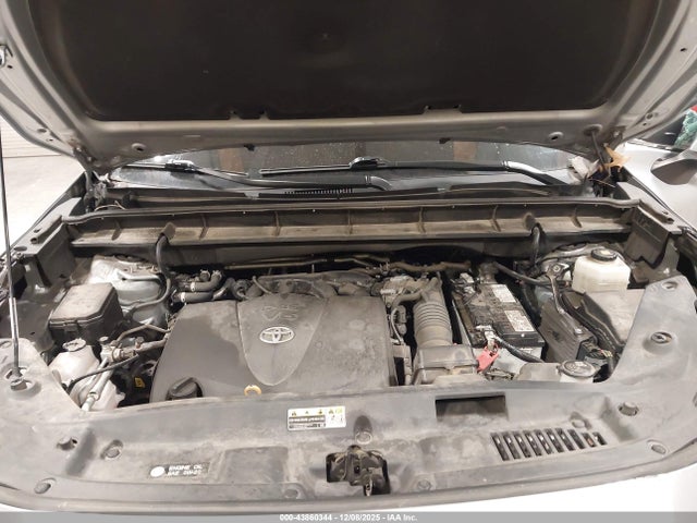 5TDGZRAH8NS093867 Toyota Highlander Xle
