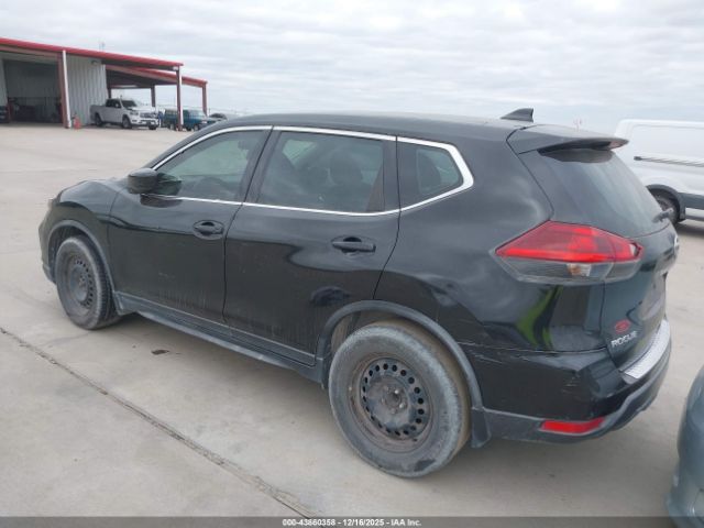 2018 NISSAN ROGUE KNMAT2MT4JP610620 Photo 2