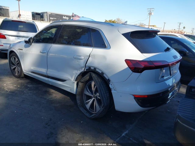 2024 AUDI Q8 E-TRON WA15AAGE5RB035199 Photo 2