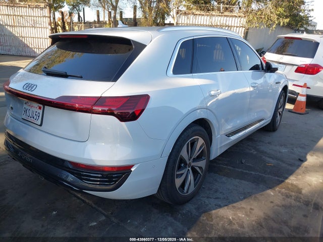 2024 AUDI Q8 E-TRON WA15AAGE5RB035199 Photo 3