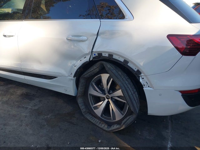 2024 AUDI Q8 E-TRON WA15AAGE5RB035199 Photo 5